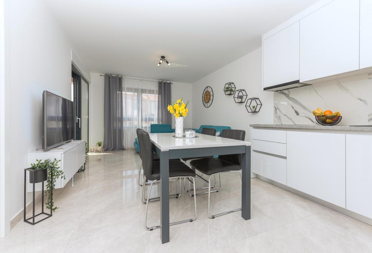 Apartment Ema มาคาร์สกา ภายนอก รูปภาพ